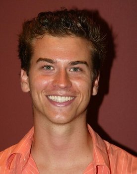 Jay Gillespie as Kelly Cole
