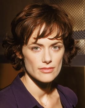 Sarah Clarke as Barbara