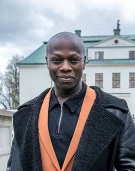 Malick Afocozi as Spelare