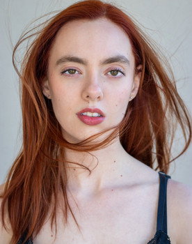 Abby Langh as Dorothy Pearson