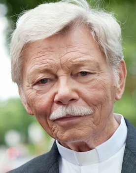 Uwe Friedrichsen as 