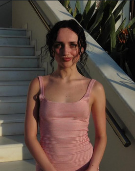 Lola Boulter as Lois