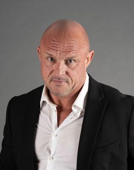 Ricky Carlson as Bödeln