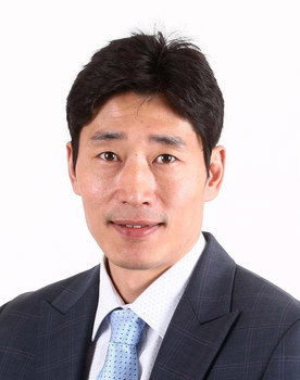 Shin Jin-sik as 