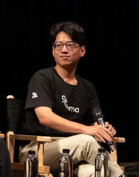 Chayanin Tiangpitayagorn as Self