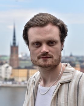 Lukas Sjögren as Jöns