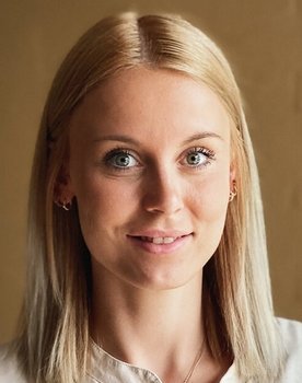 Amandha Sjøholm as 