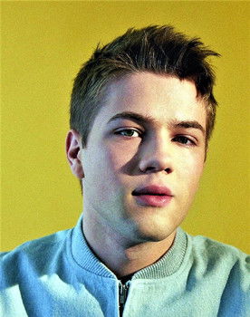 Connor Jessup as Ronnie Chase