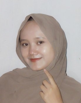 Lina Ramdani as Tika