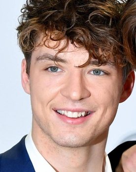 Roman Lochmann as Danny