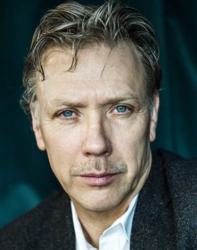 Mikael Persbrandt Photo