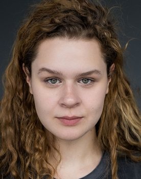 Arina Rozhkova as Марья