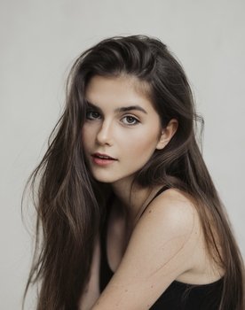 Polina Denisova as Соня