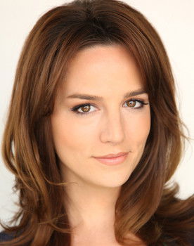 Tristen MacDonald as Taylor Benally