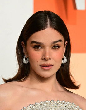 Hailee Steinfeld as Vi (voice)