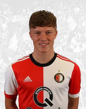 Ezra Hoogenboom as Ezra Hoogenboom