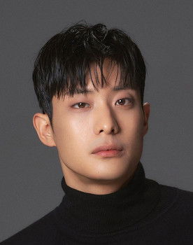 Lee Myeong-ro as Ecole Acquaintance