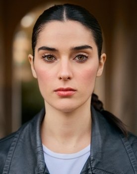 Beatrice Ripa as Elisa