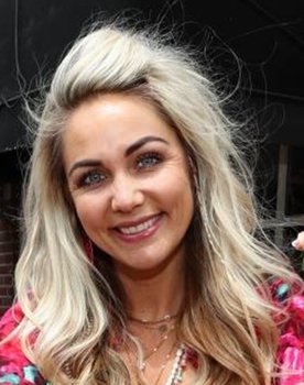 Jeannette Blok as 