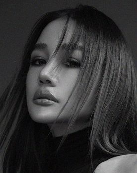 Tae Bunyalieang as Ploenchit