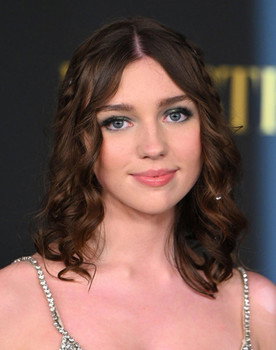 Alexa Swinton as Piper