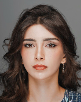 İpek Arkan as Fatma Hatun