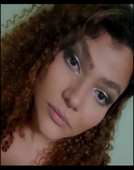 Manuela de Paula as Cassandra