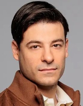 Thanos Lekkas as L'ami