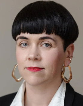 Alise Ģelze as Aija Bērziņa