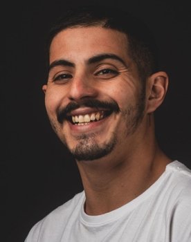 Leonardo Portela as Policial