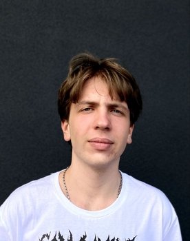 Danya Chernov as Boyfriend