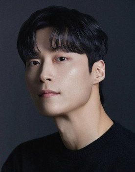 Heo Nam-jun as Ha Myung Jin