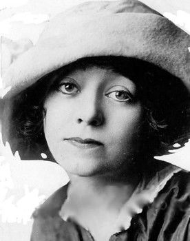 Maude Fulton as Bessie