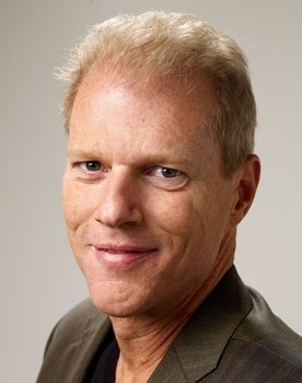 Noah Emmerich Photo