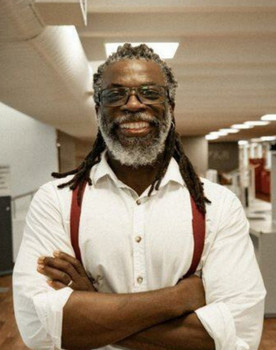 Renato Noguera as Self