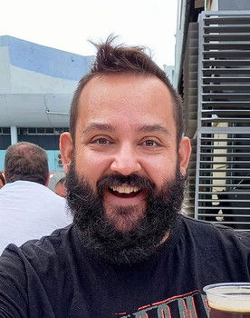 Mpampis Giannios as Mpampis