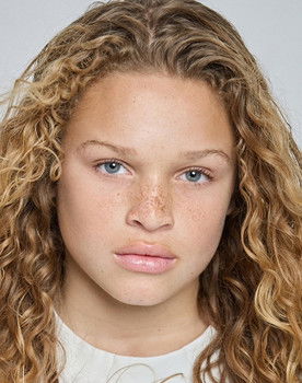 Lennox Espy as Julian