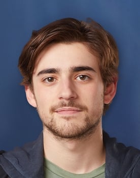 Charlie Rowe as Liam Cole