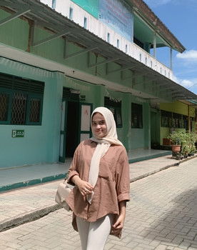 Najwa Udhiyani as Iblis