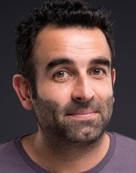 Etem Caner Karaüç as Serdar