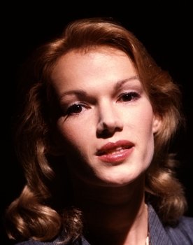 Brigitte Lahaie as l'infirmière chef