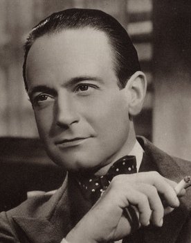 Pierre Fresnay as Armand Vallin