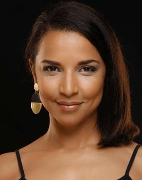 Rita Cruz as Nina