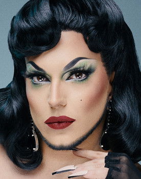 Venedita Von Däsh as 