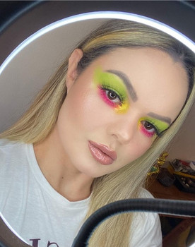 Maria de Oliveira as Jessie