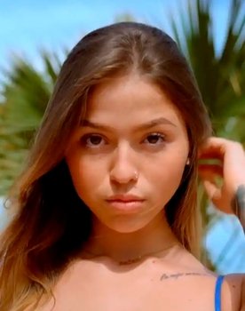 Andrea Bueno as Self - Contestant