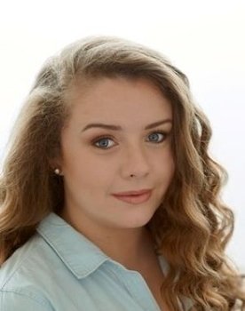 Alexa MacKell as Crew Member 2