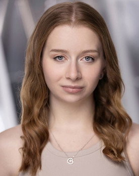 Millie Batch as Ava