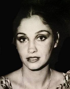 Aynur Akarsu as 