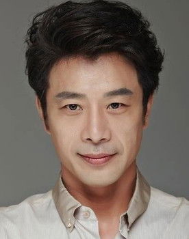 Kim Jin-geun as Kim Do-il